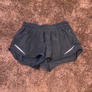 Lululemon hotty hot short 2.5 inch navy size 8